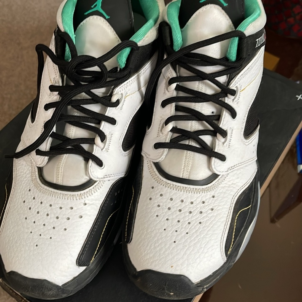 Men Jordan tennis shoes size 11.5